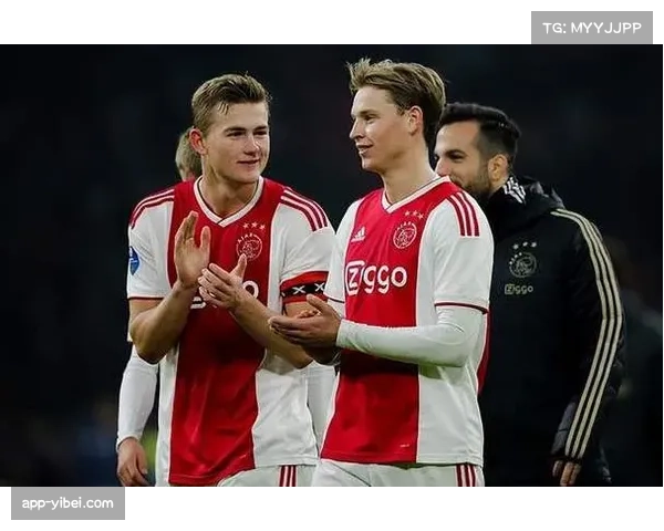 德里赫特读秒头球救主,曼联2-2客平热刺