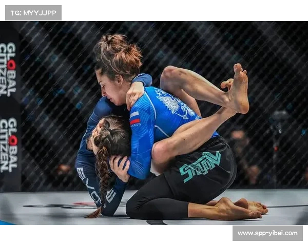 阿合江对阵俄罗斯地面高手,站立技术与缠斗风格的碰撞 阿合江对阵俄罗斯地面高手,站立技术与缠斗风格的碰撞