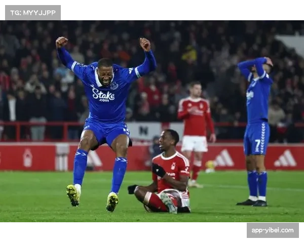 埃弗顿2-0诺丁汉森林,加纳与巴里破门